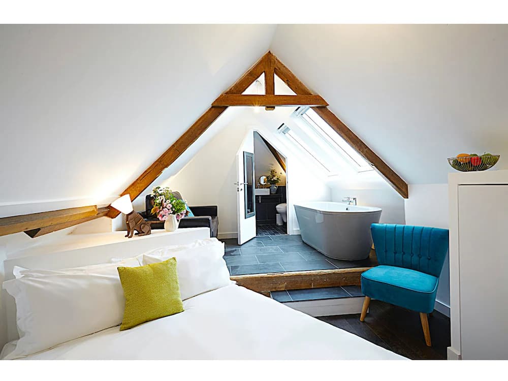 Live and Let Live Inn — Buckfastleigh