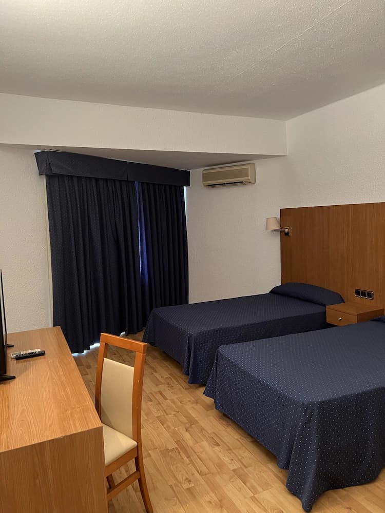 Hotel El Cisne — Zaragoza