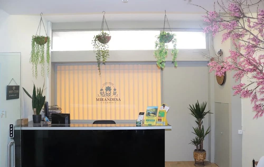 Mirandesa Guesthouse — Porto