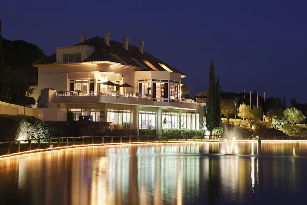 Apartamentos Greenlife Golf Marbella — Marbella