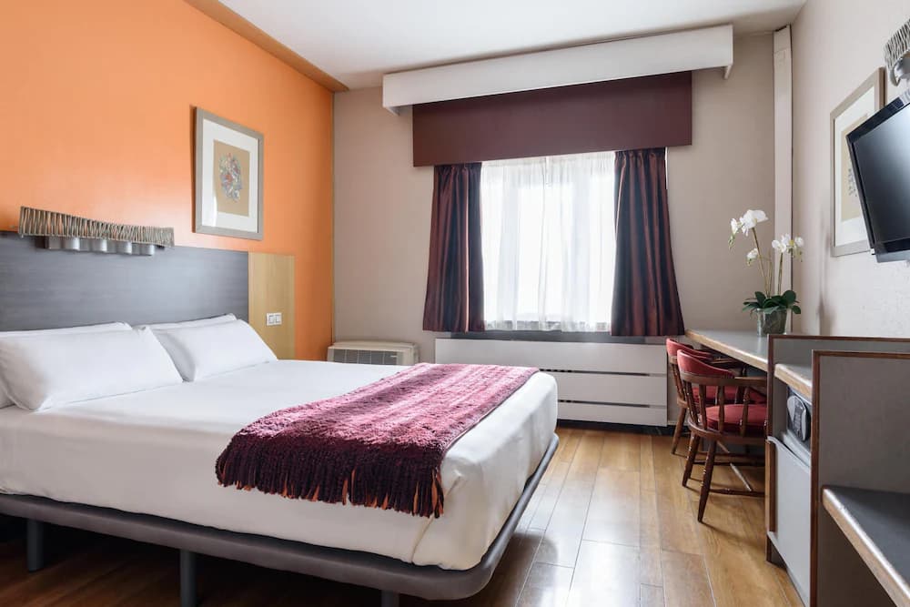 Hotel Quindos — Leon