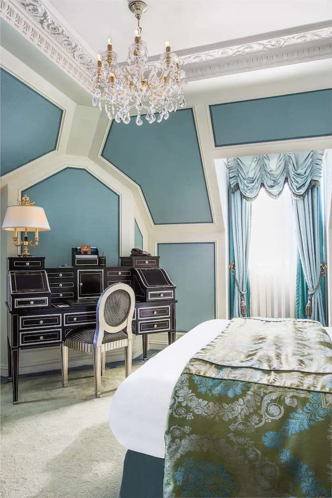 The Bentley Hotel London — London