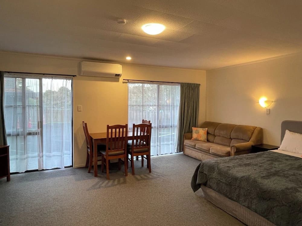 Asure Cherry Court Motor Lodge from $110 at cherrycourt.co.nz — The Blindness