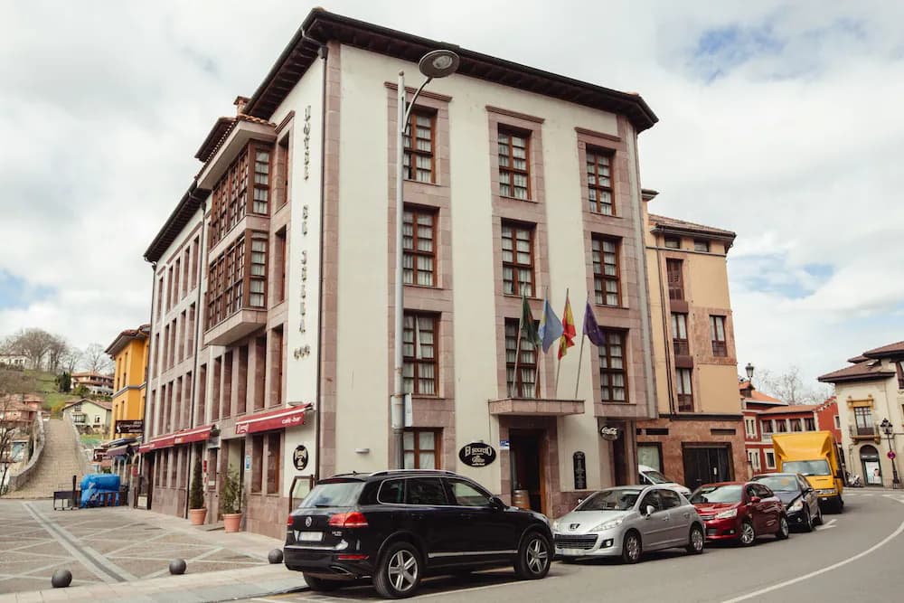 El Sella Hotel — Arriondas / Les Arriondes