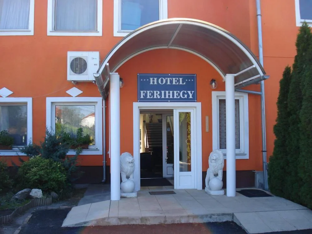 Hotel Ferihegy — Budapest