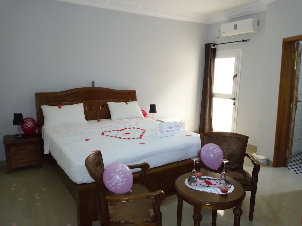 Hotel Edenia — Akanda
