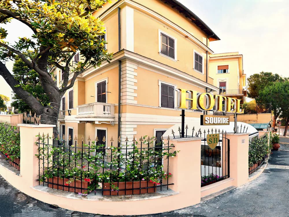 Sourire Hotel — Rome