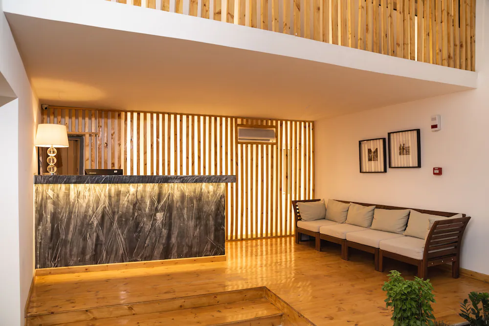 HOTEL_TIER — Athens