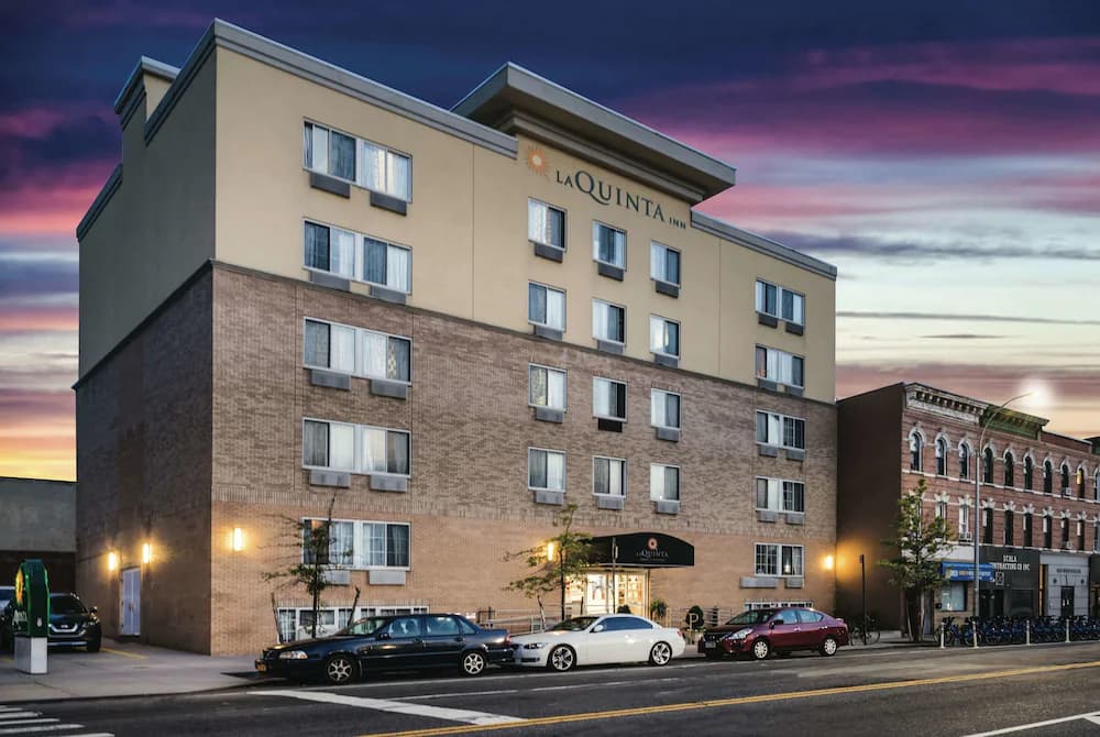 La Quinta Inn & Suites by Wyndham Brooklyn Downtown — New York