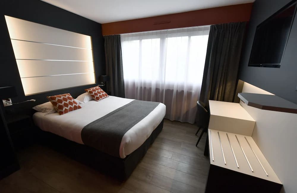 Hotel des Quatrans — Mondeville