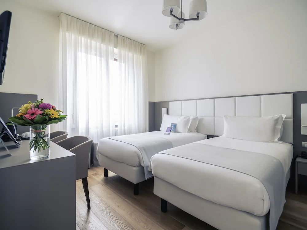 Hotel Mercure Milano Solari — Milan