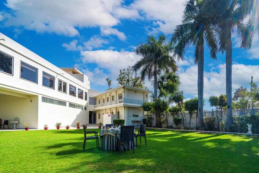 Hotel Chandrawati Palace — Abu Road