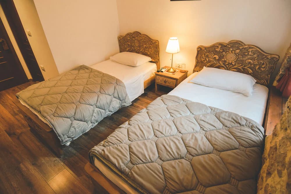4 Rooms Hotel — Cepo