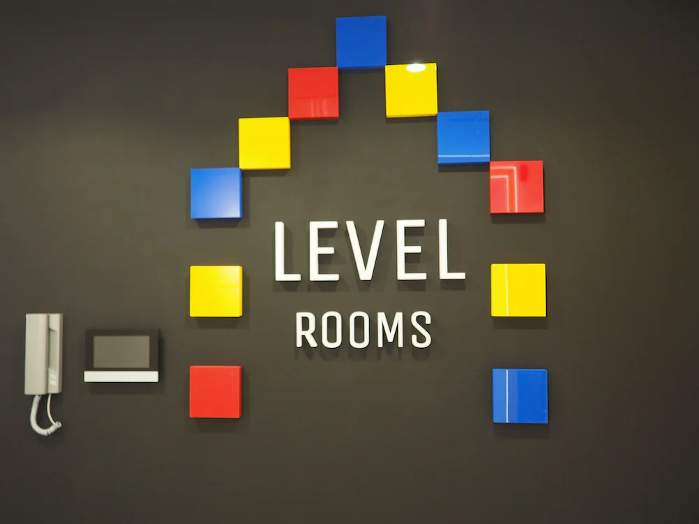Level Rooms — Warsaw