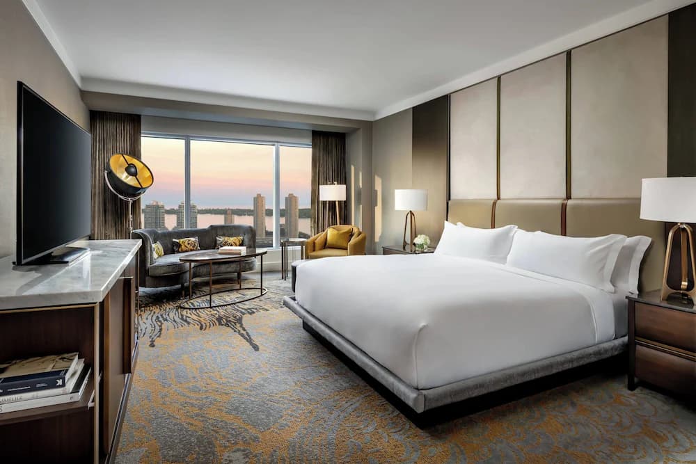 The Ritz-Carlton, Toronto — Toronto