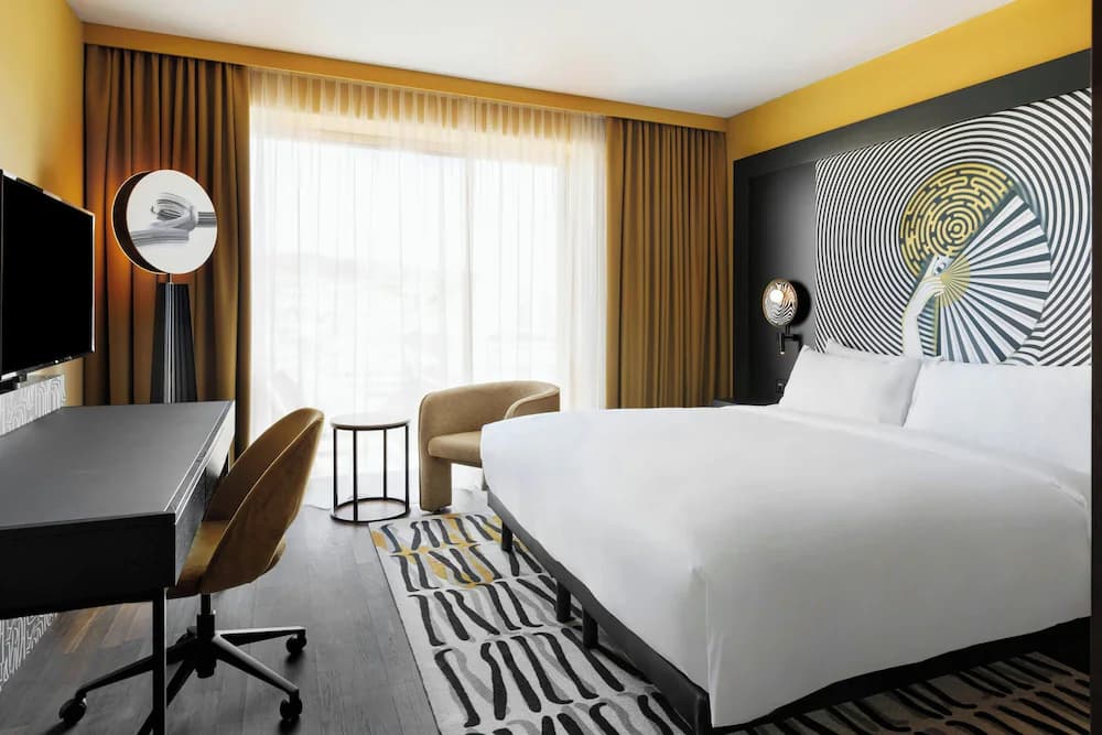 Renaissance Zurich Tower Hotel — Zurich