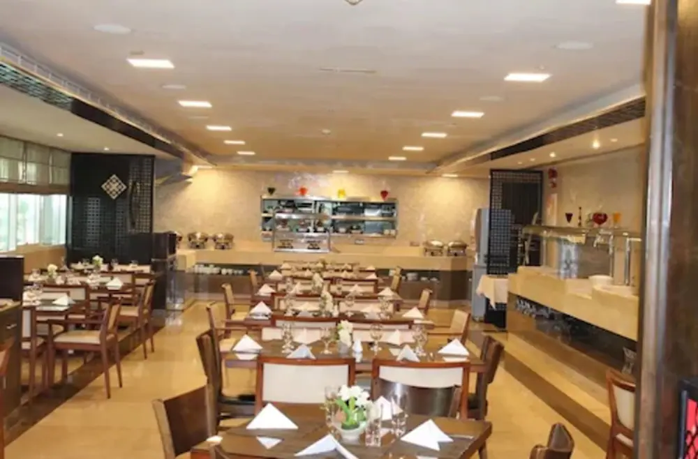 Ramada by Wyndham Abu Dhabi Downtown — Abu Dhabi