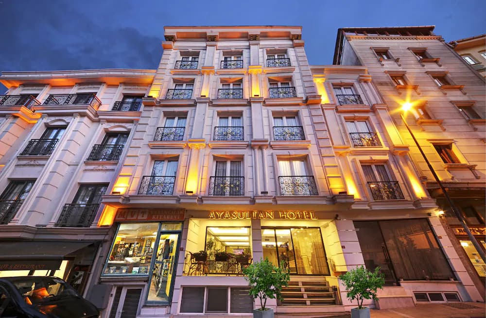 Ayasultan Hotel — Istanbul