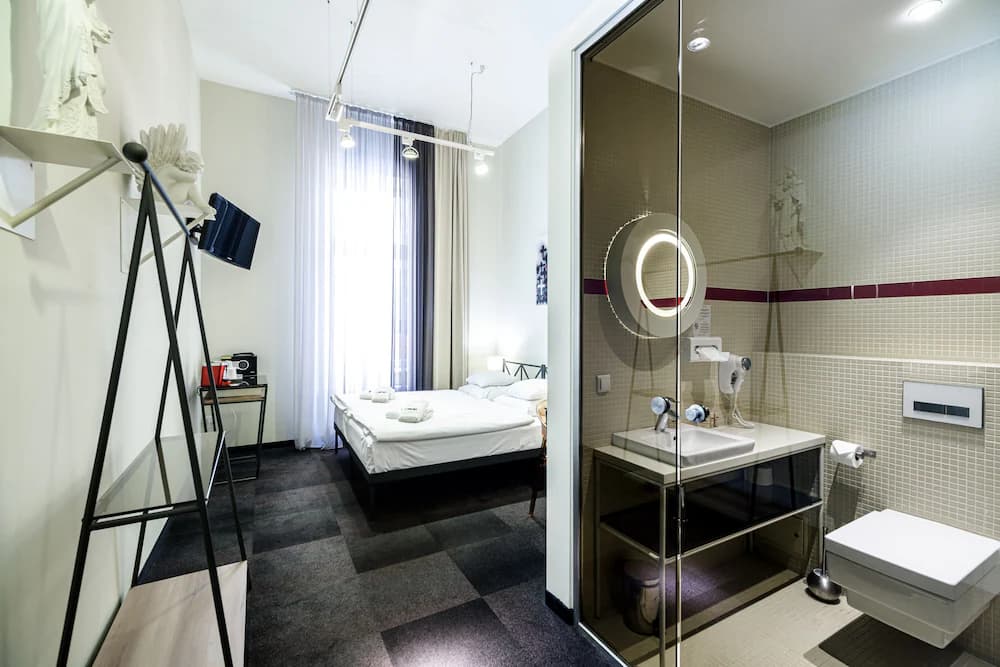 Home Aparthotel — Krakow