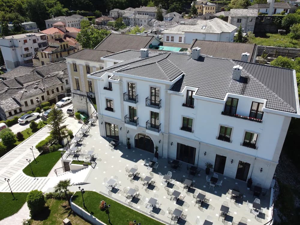 Hotel Fantasy — Cepo