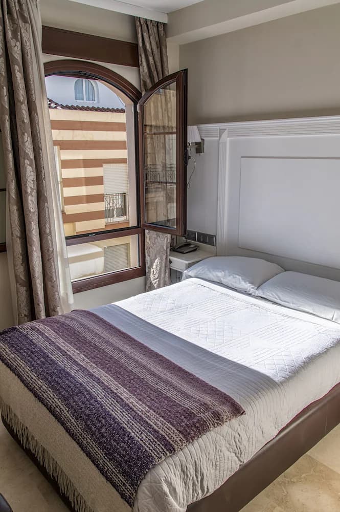Hotel Sevilla — Ronda
