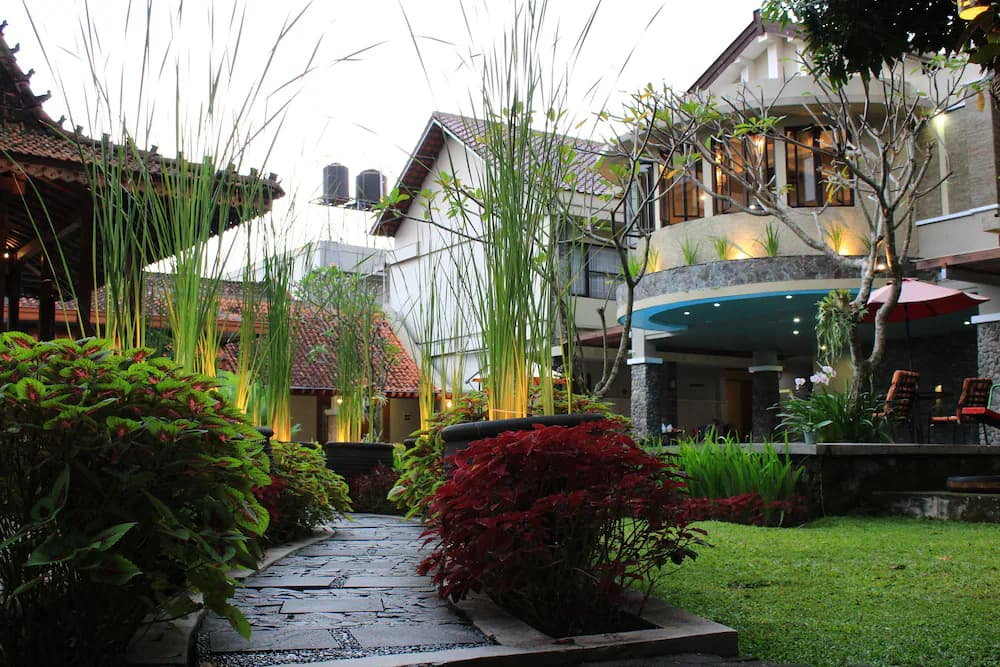 Hotel Sriti — Temanggung