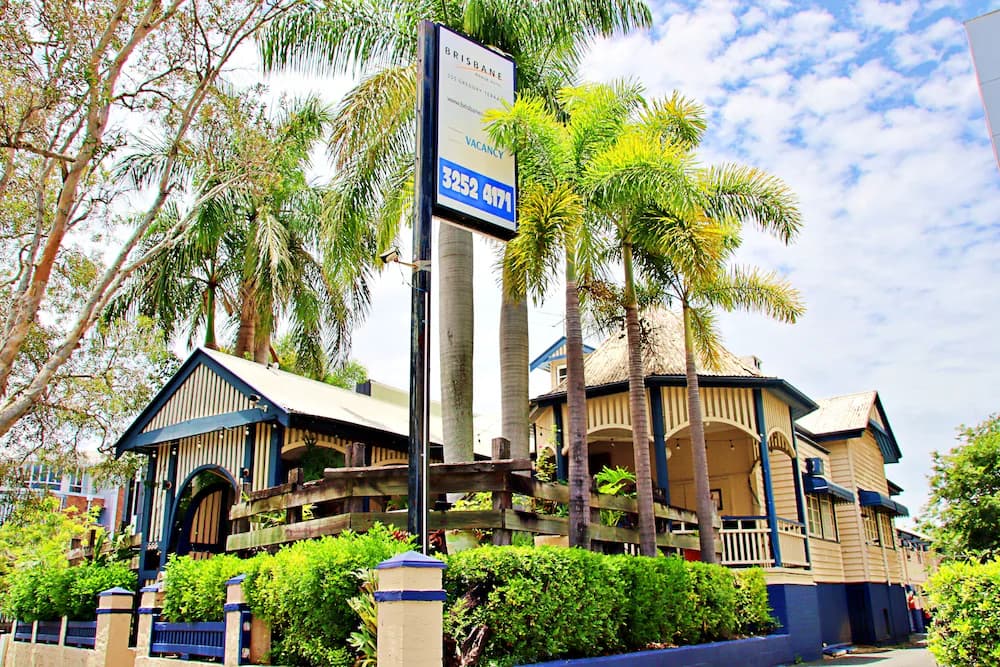 Brisbane Manor Hotel — Brisbane