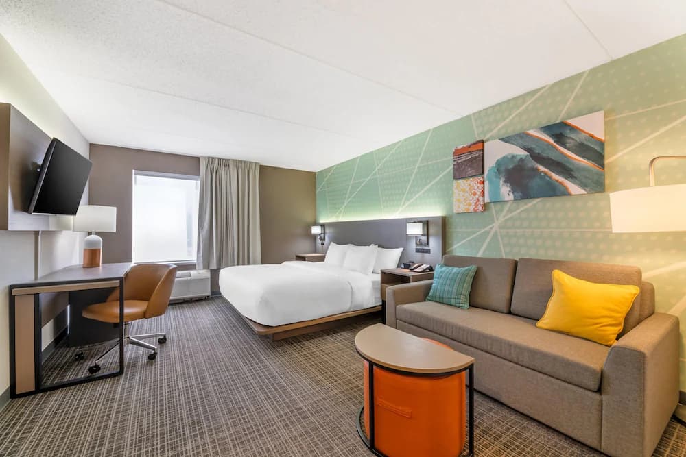 Magnuson Grand Hotel — Sun Prairie