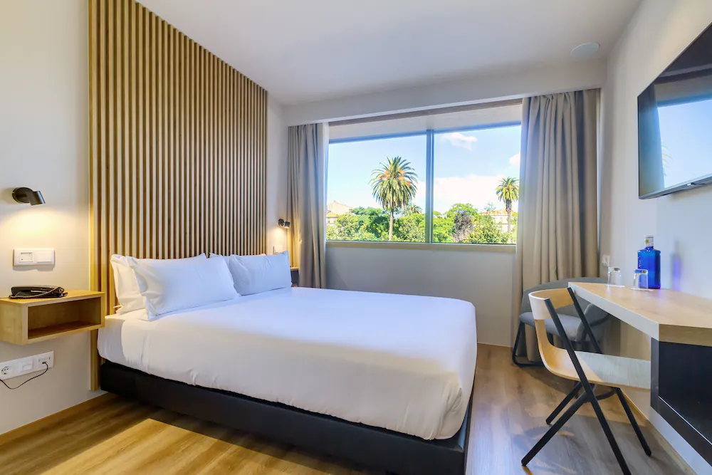 room Select Porto — Porto