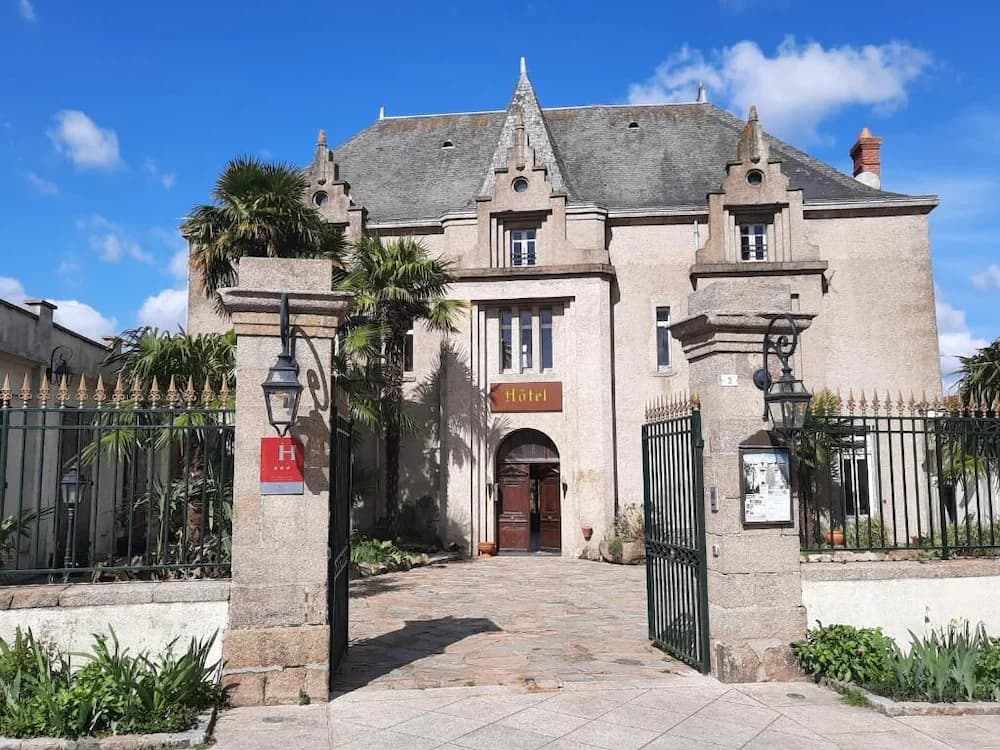 Logis Hôtel Manoir de la Barbacane — Sèvremoine