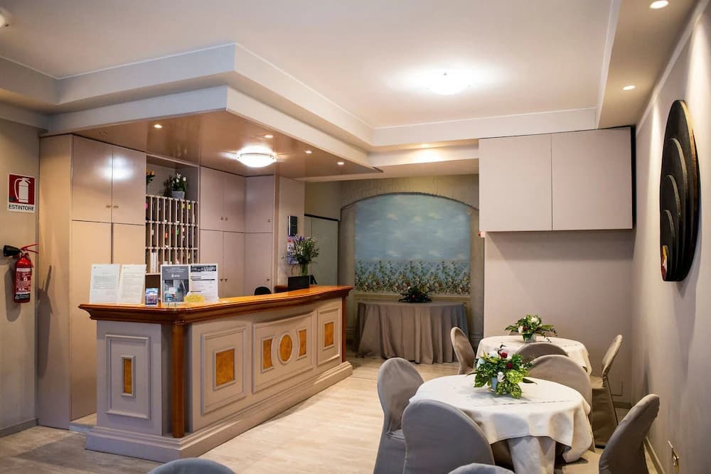 Hotel Astor — Piacenza