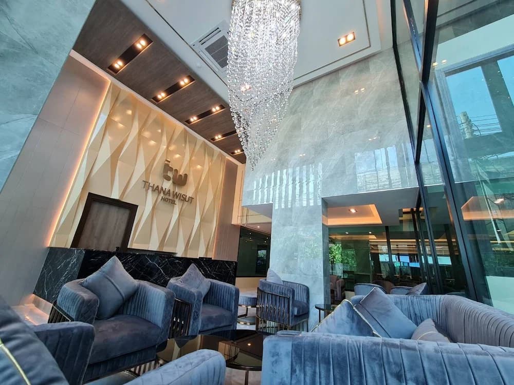 Thana Wisut Hotel — Bangkok