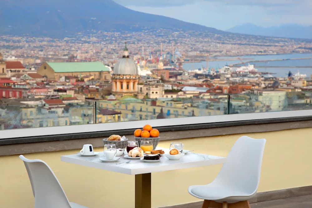 Palazzo Sant'Antonio — Naples