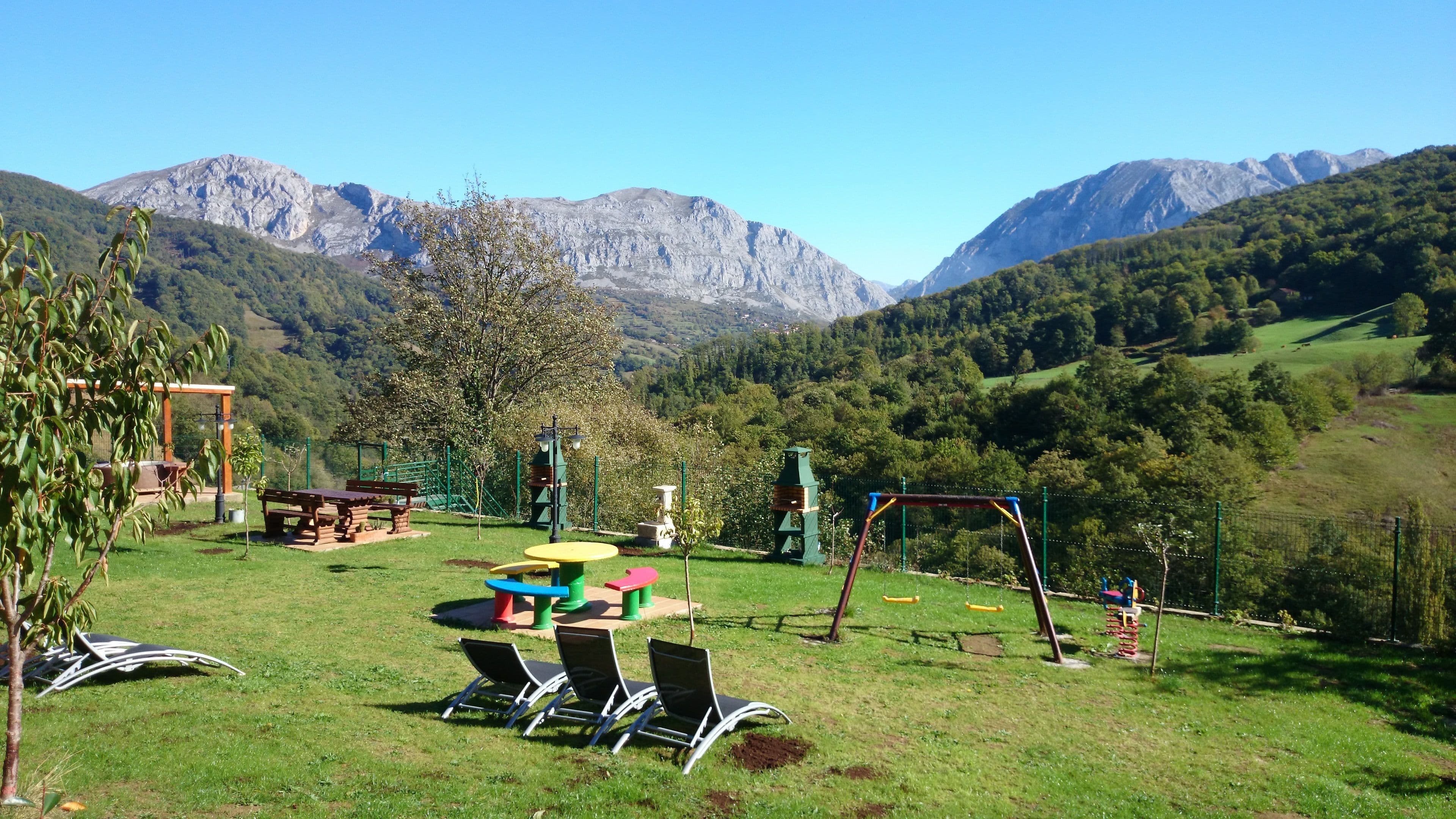 Apartamentos Rurales Balcón Real — Belmonte de Miranda