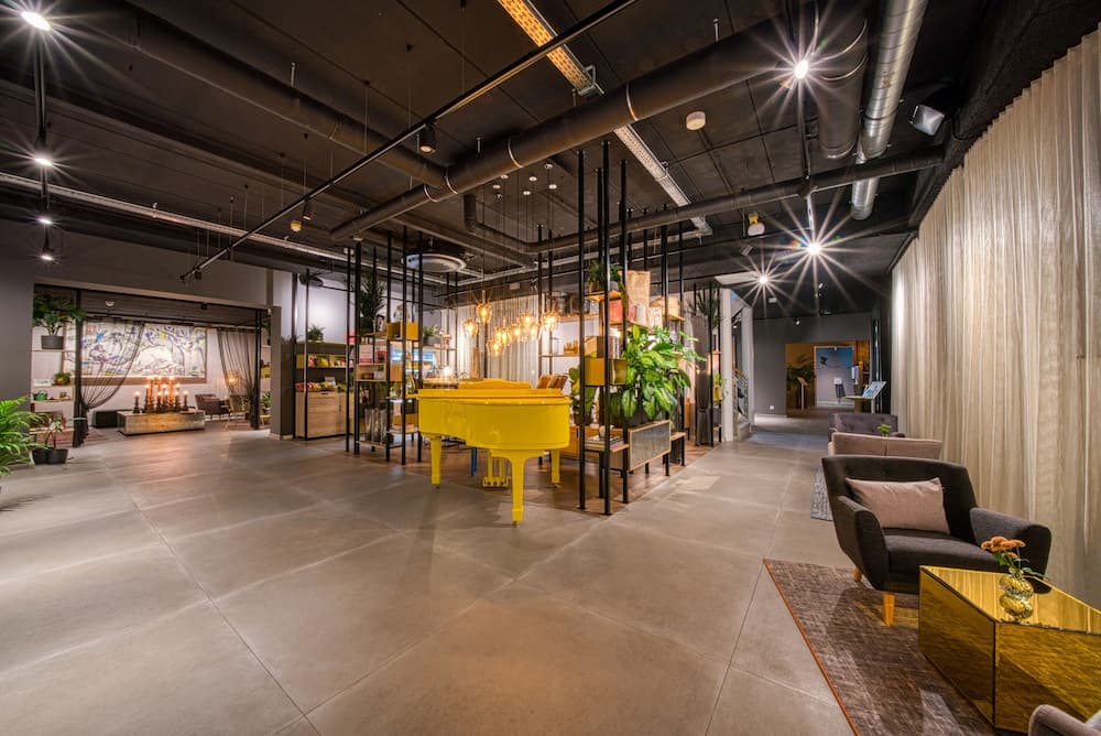 NinetyNine Hotel Amsterdam Airport — Amsterdam