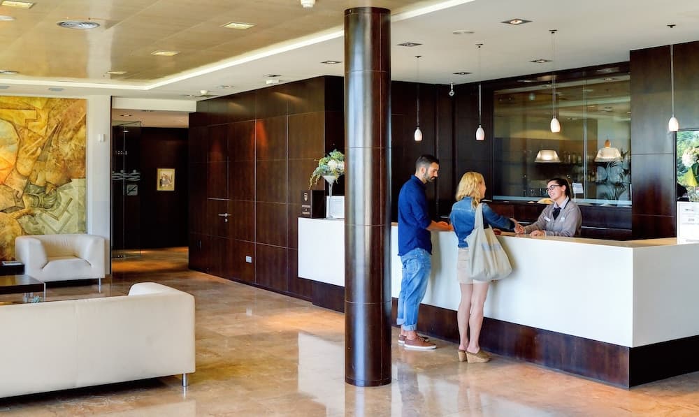 Oca Palacio de la Llorea Hotel & Spa — Gijon