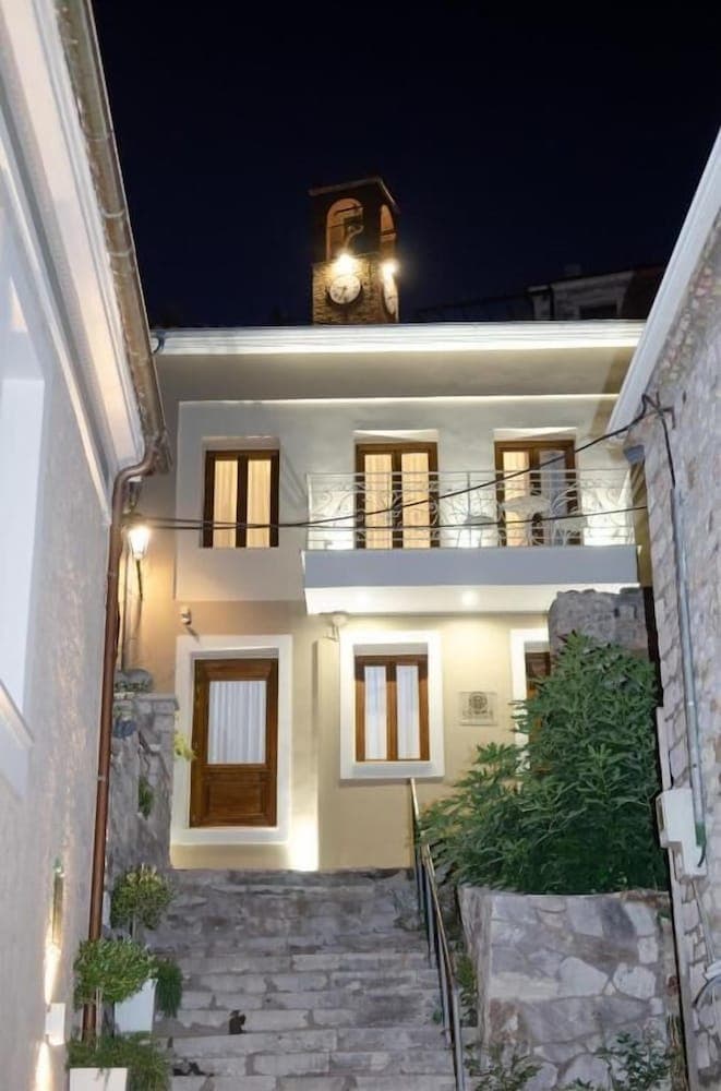 Leone Suites — Nafpaktos