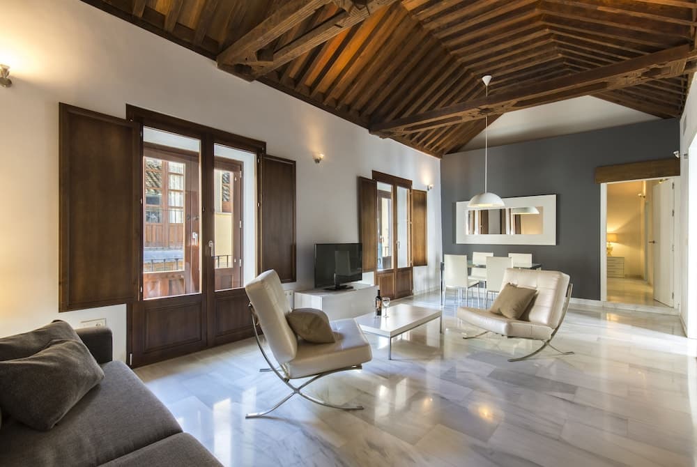 Elvira Suites Apartamentos — Granada