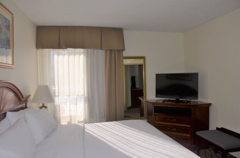 Burrstone Inn, Ascend Hotel Collection — Utica