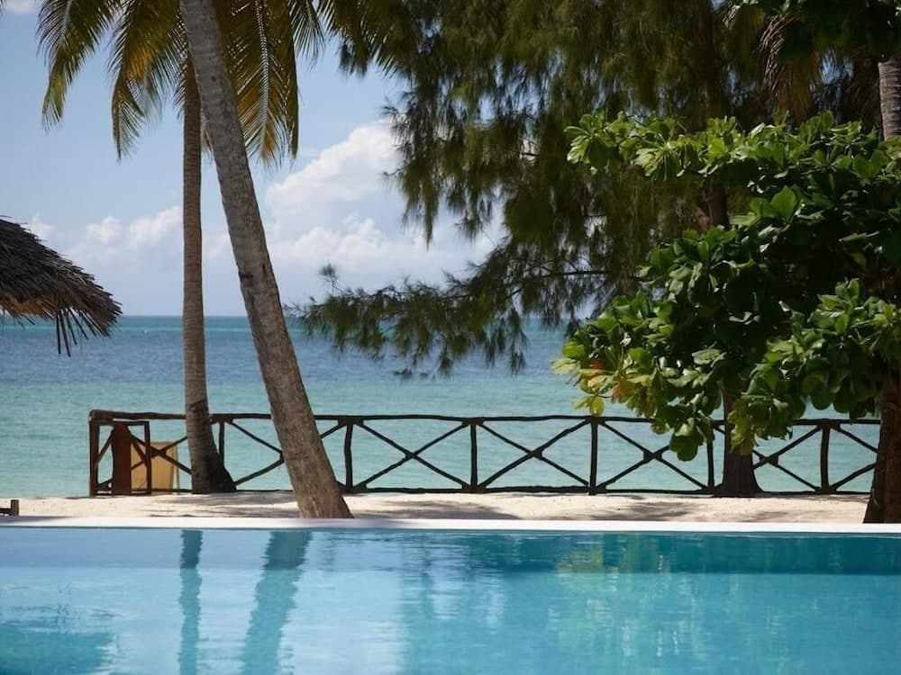 MANOLO Beach Resort — Zanzibar