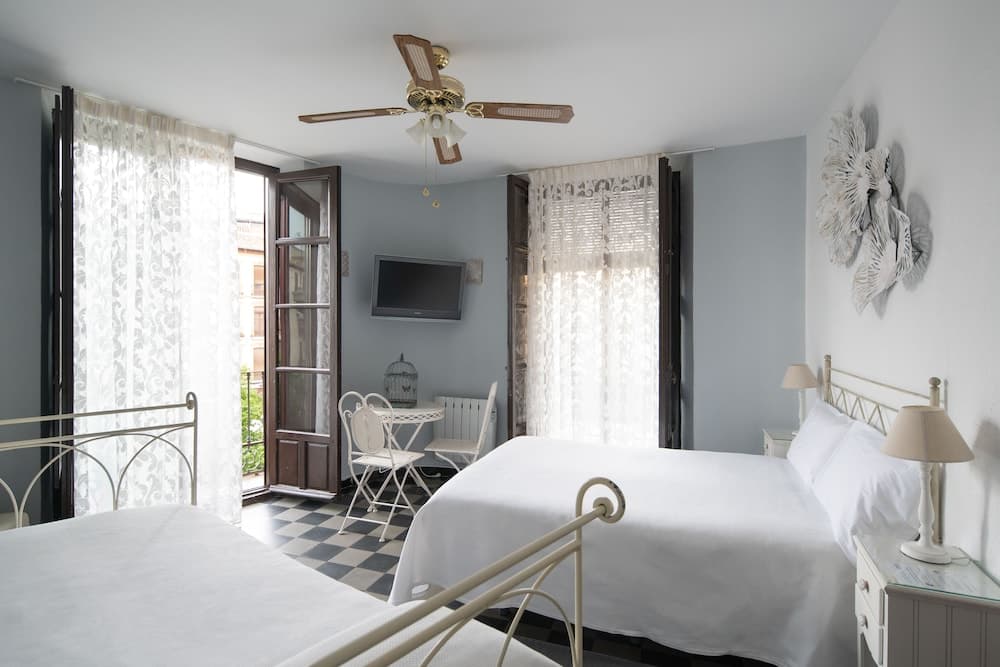 贝内西亚戈梅雷兹旅馆 — Granada
