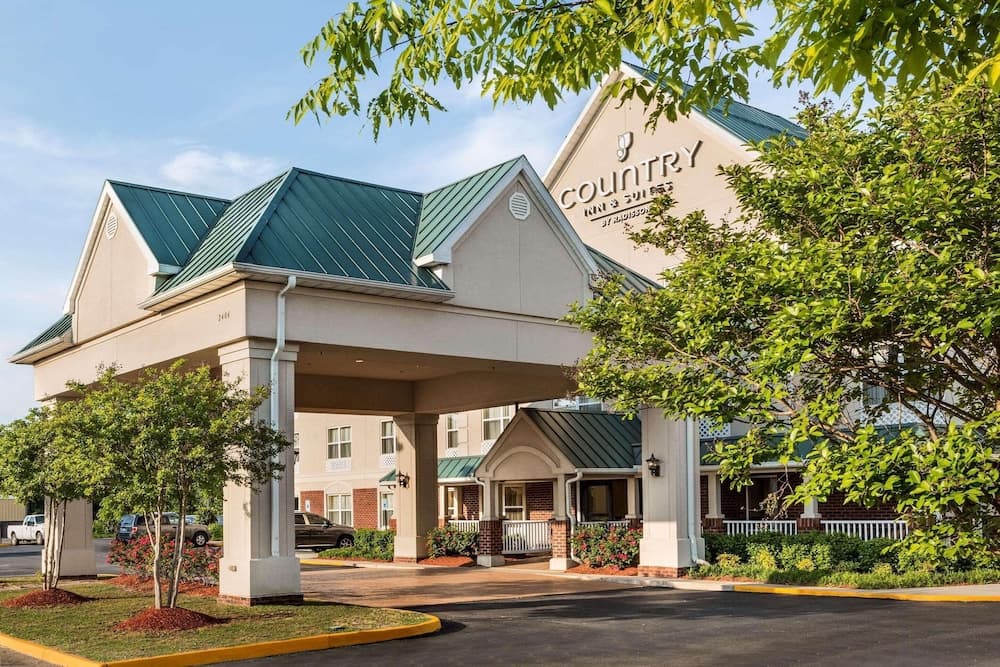 Country Inn & Suites by Radisson, Chester, VA — Petersburg