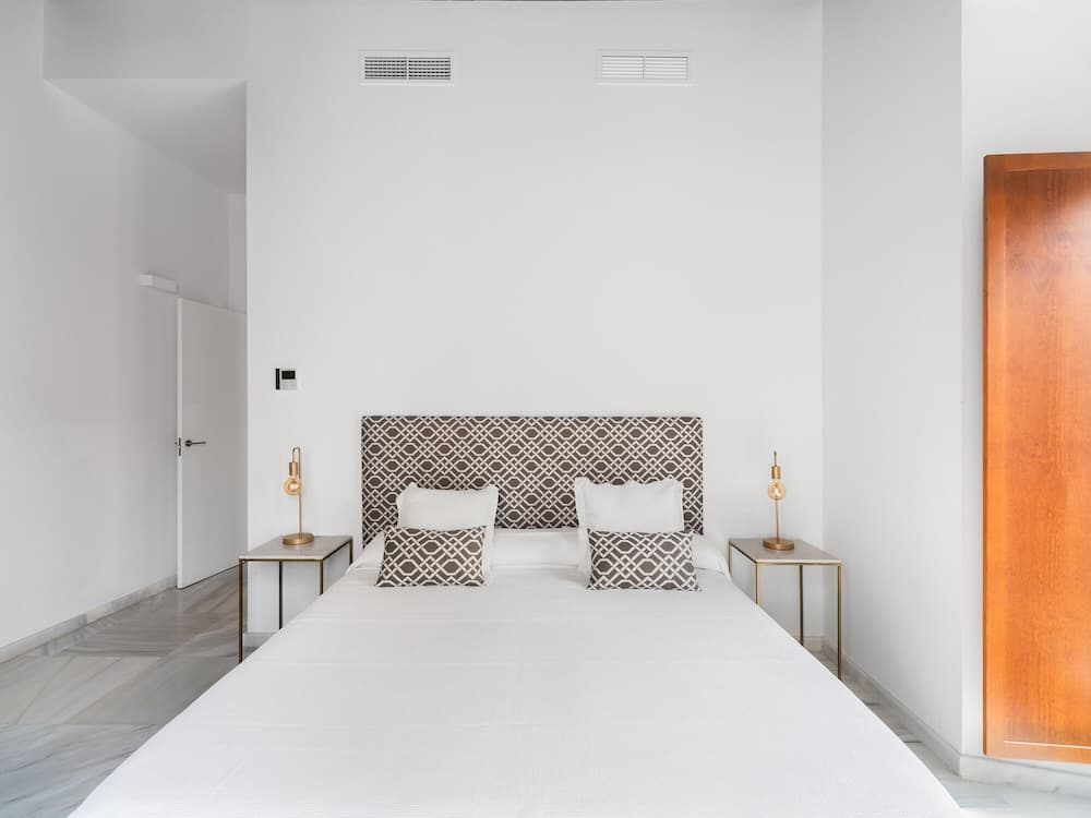 numa l Molina Apartments — Seville