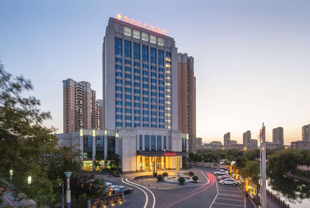 Ramada Plaza by Wyndham Kunshan Qiandeng — Lujia