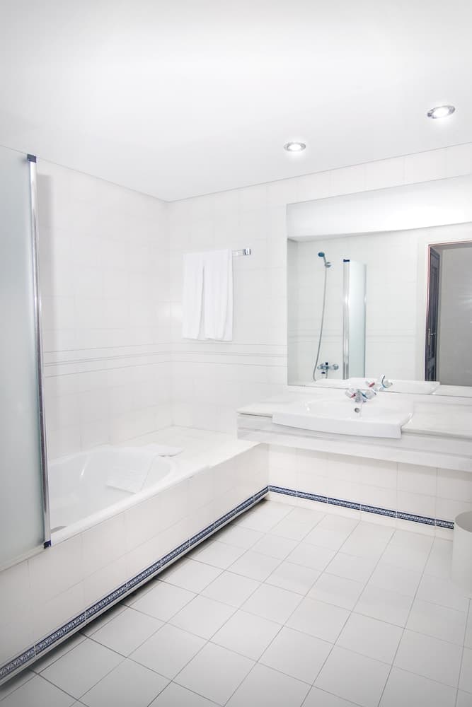 Park Plaza Suites Apartamentos — Marbella