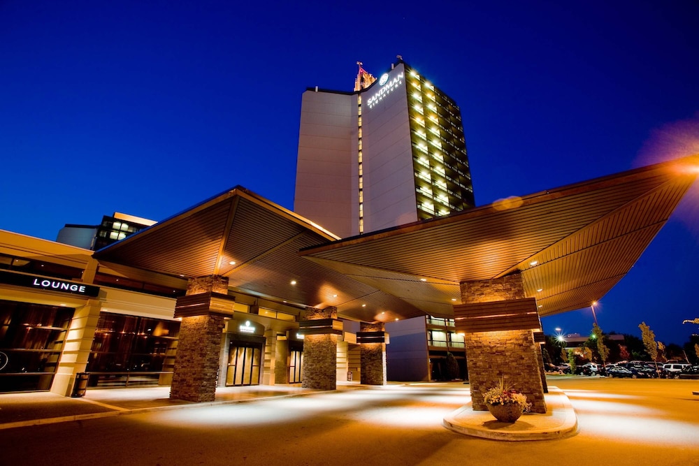 Sandman Signature Vancouver Airport Hotel & Resort — Vancouver