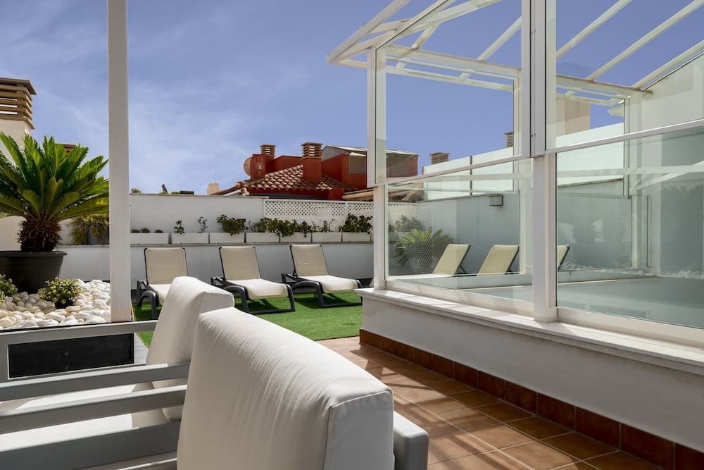 Suites del Pintor Apartamentos — Malaga