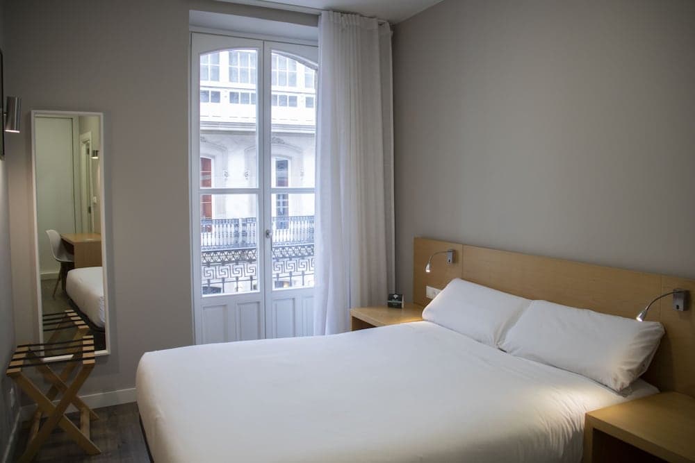 Alda Alborán Rooms — A Coruna
