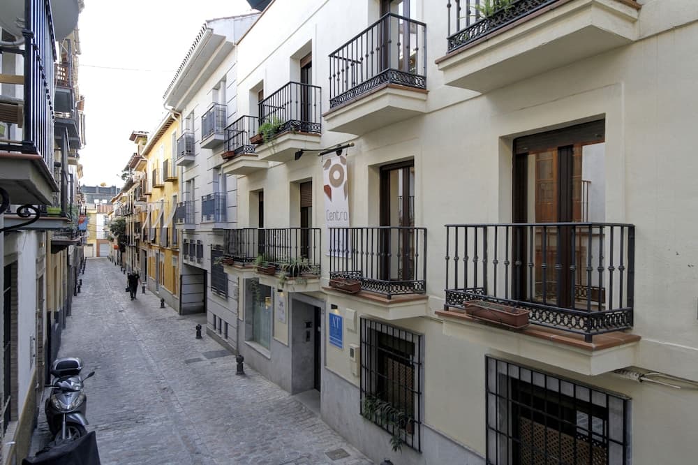 Apartamentos Turísticos Centro — Granada